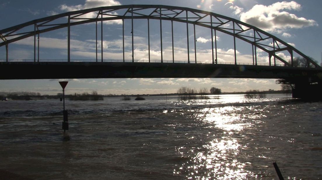 Initiatiefnemers willen stadsstrand bij de IJssel