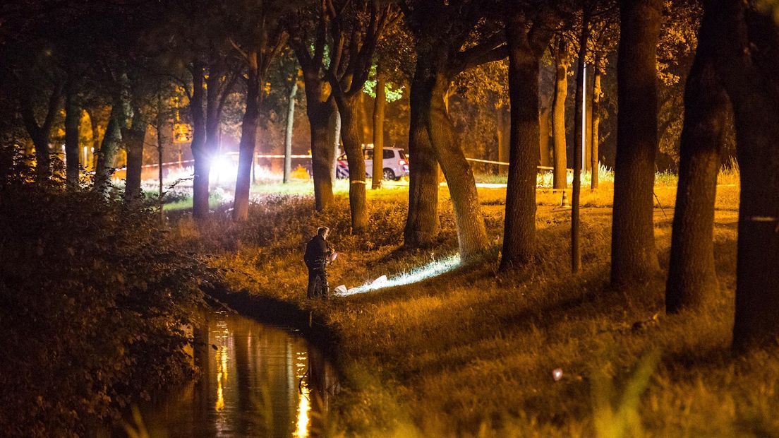 De politie doet sporenonderzoek in Kampen