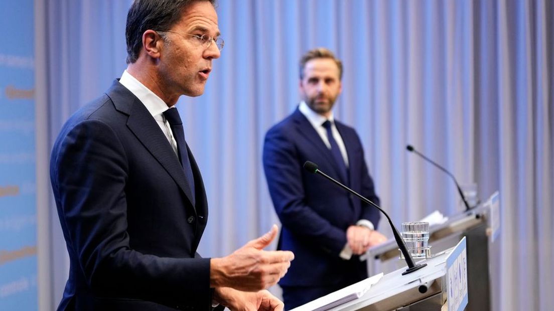 Demissionair minister-president Mark Rutte en minister Hugo de Jonge.