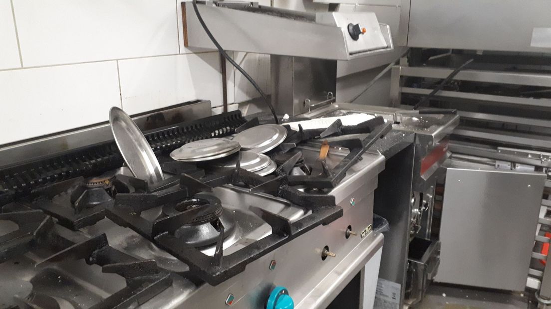 Schade in de keuken van Smoesjes.