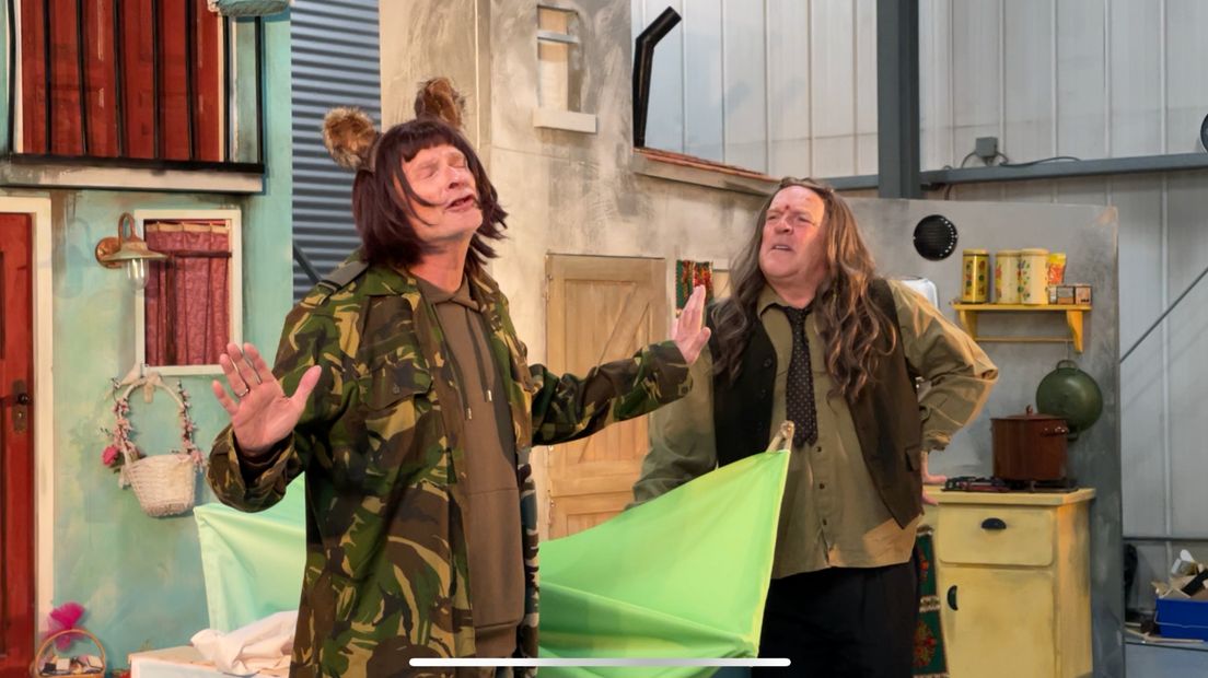 Bert Visscher als grote boze wolf 'Alles wat normaal niet mag, mag nu wel' RTV Noord