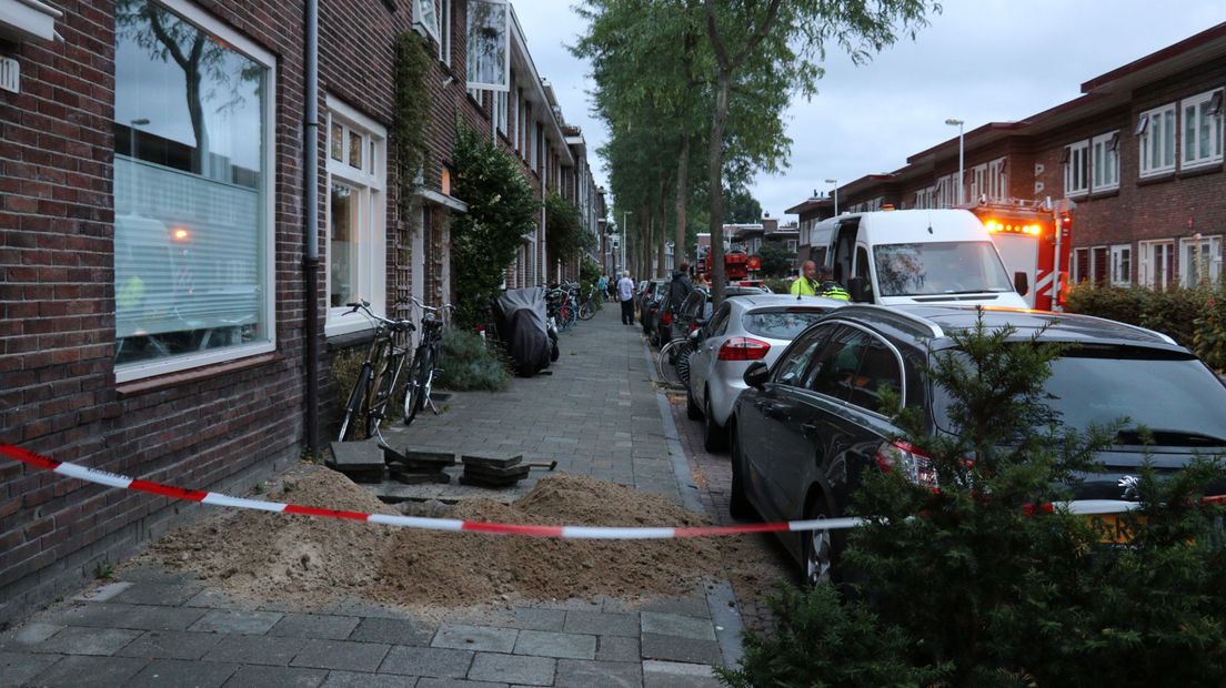 De straat werd even afgezet na de ontdekking van het gaslek.