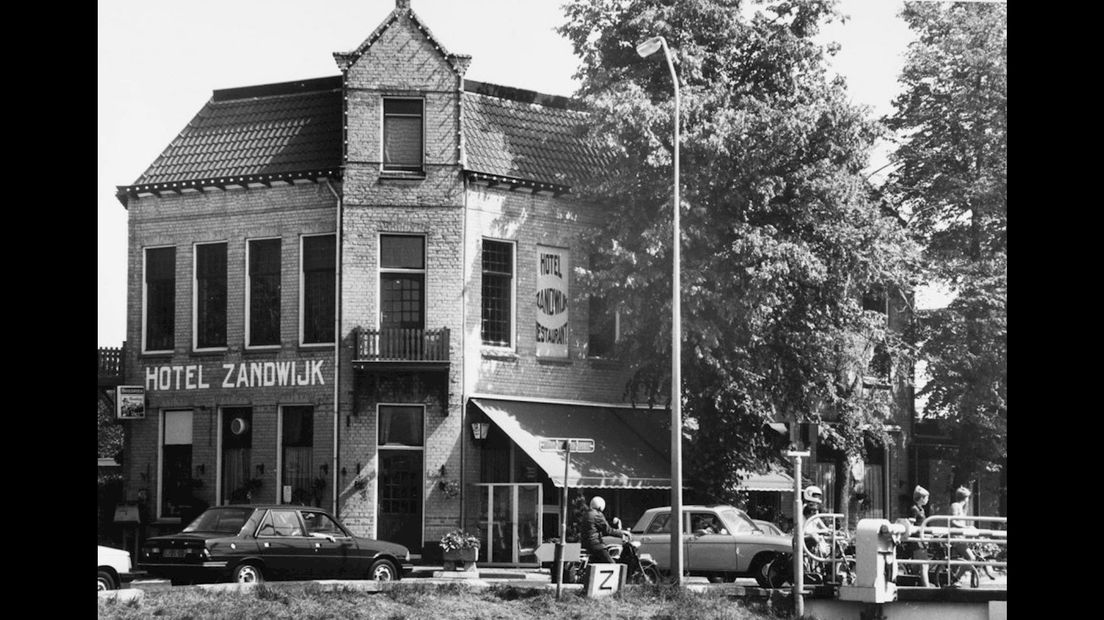 Hotel Zandwijk gefotografeerd in 1983