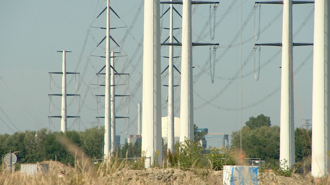 Aanleg Bevelandse hoogspanningslijn jaar vertraagd door problemen met de funderingen - Omroep Zeelan
