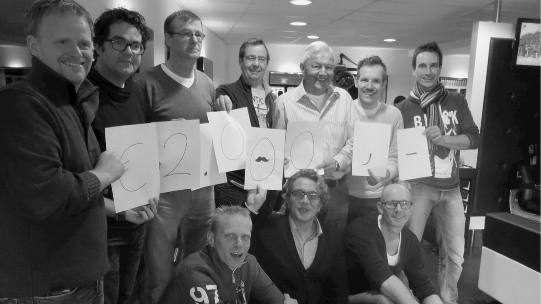 Mo Bros Ommen haalt tweeduizend euro op tijdens Movember