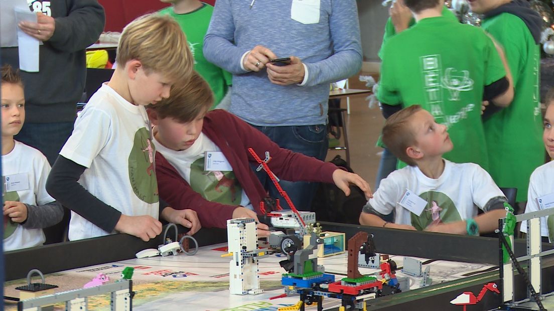 Robots in de hoofdrol op regiofinale Lego League (video)