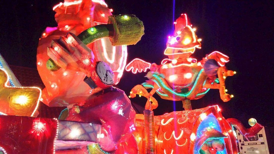 Verlichte carnavalsoptocht 2015 in Lemelerveld