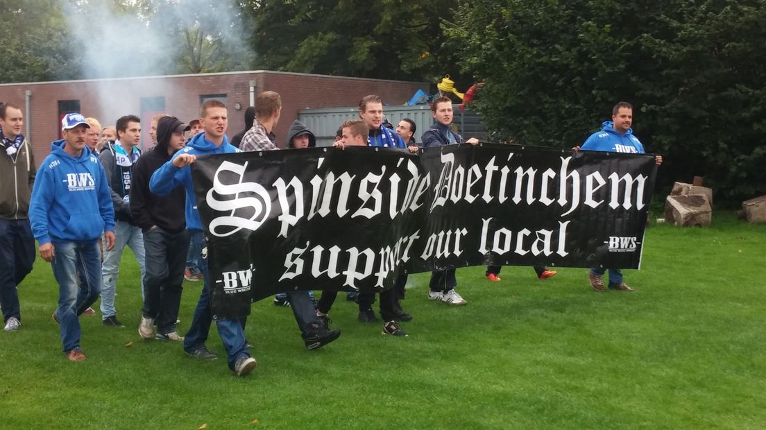 Fans De Graafschap Steunen Selectie Op Training - Omroep Gelderland