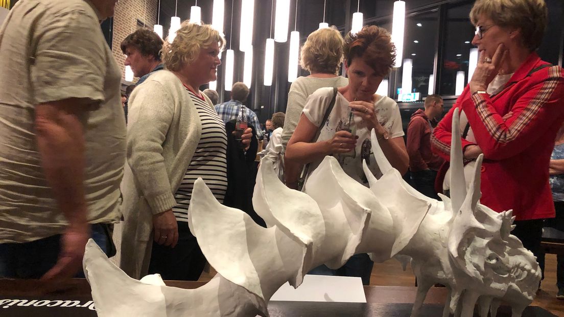Jochem van Gelder wordt ambassadeur van het Fruitcorso. Dat is donderdagavond bekendgemaakt tijdens de officiële start van het evenement in schouwburg De Agnietenhof. De bekende presentator komt uit Beneden-Leeuwen en is geboren in Tiel.