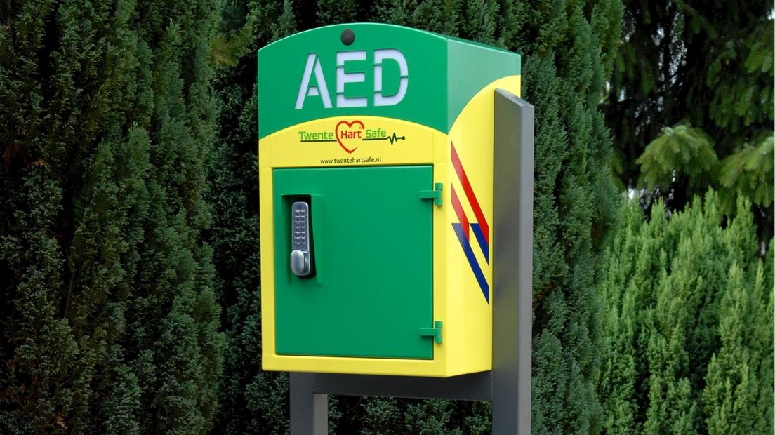 Rijssen-Holten haalt AED's tijdelijk weg