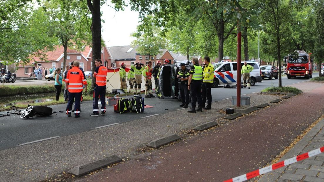Frontale botsing op de Schoolstraat in Musselkanaal