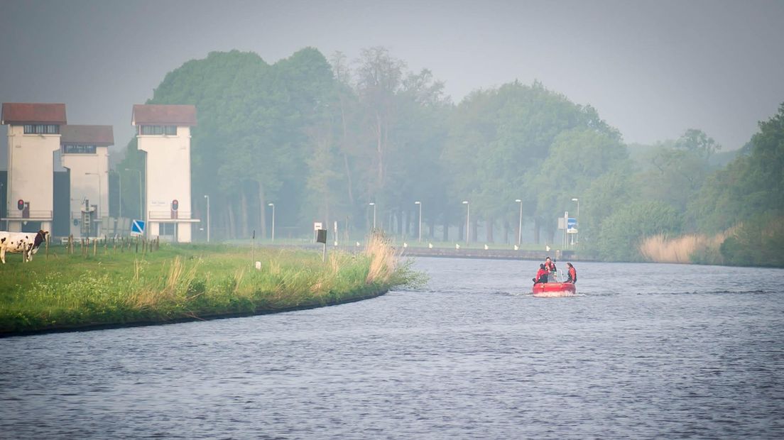 Brandweer rukt uit voor reeën in het Twentekanaal