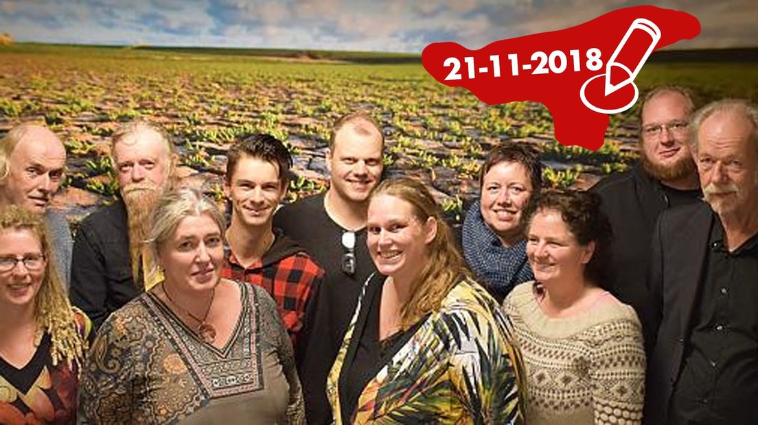 In het midden met blader-shirt: lijsttrekker Linda Visser