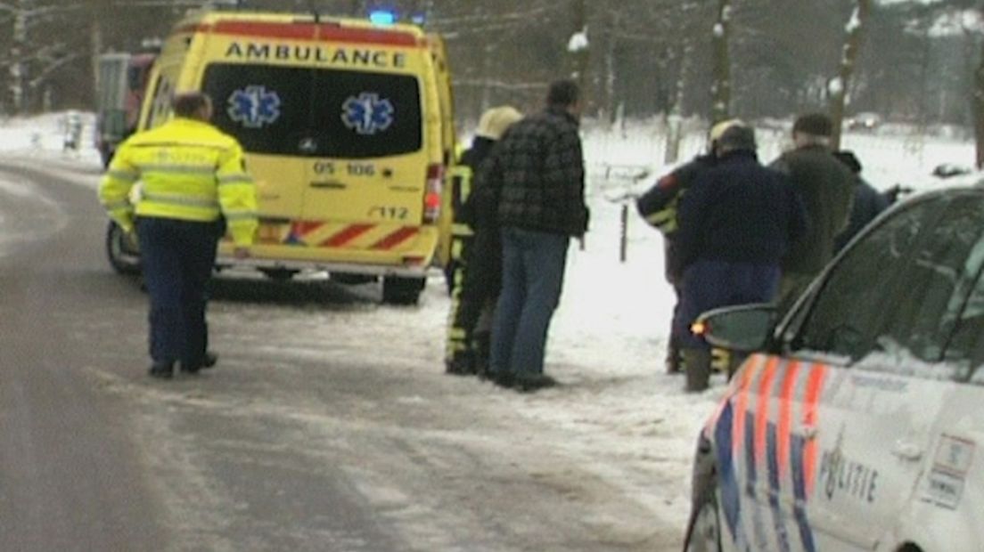 Auto in de sloot in Saasveld