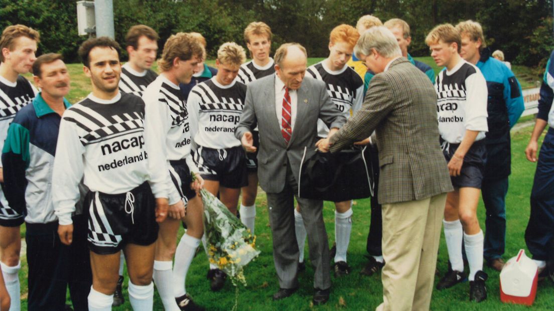 Eén van de recentere tenues van vv Haren