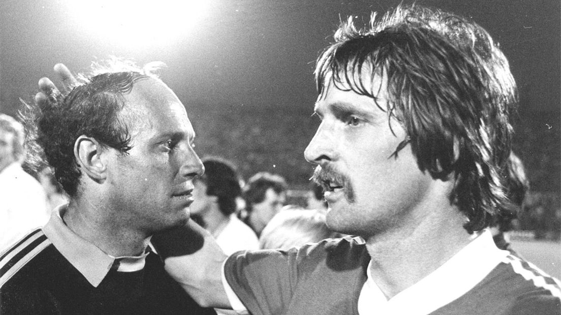 Frans Thijssen (r) als speler van Ipswich Town begin jaren '80