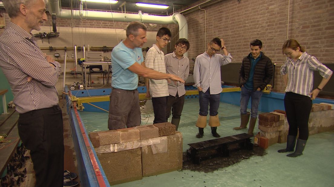 Vier Chinezen en een Mexicaan stroomlijnen de Oosterscheldekering