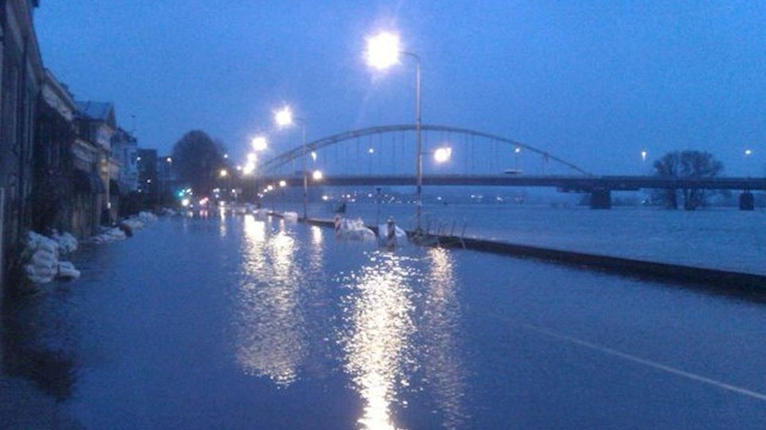Deel Wellekade onder water