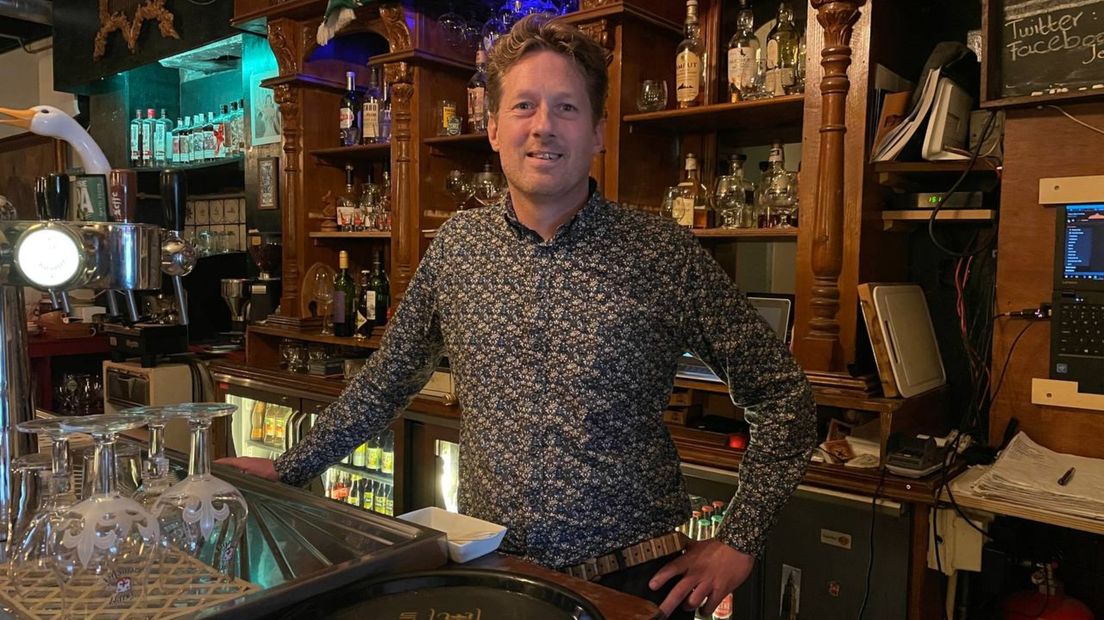 Maarten Roorda in zijn kroeg