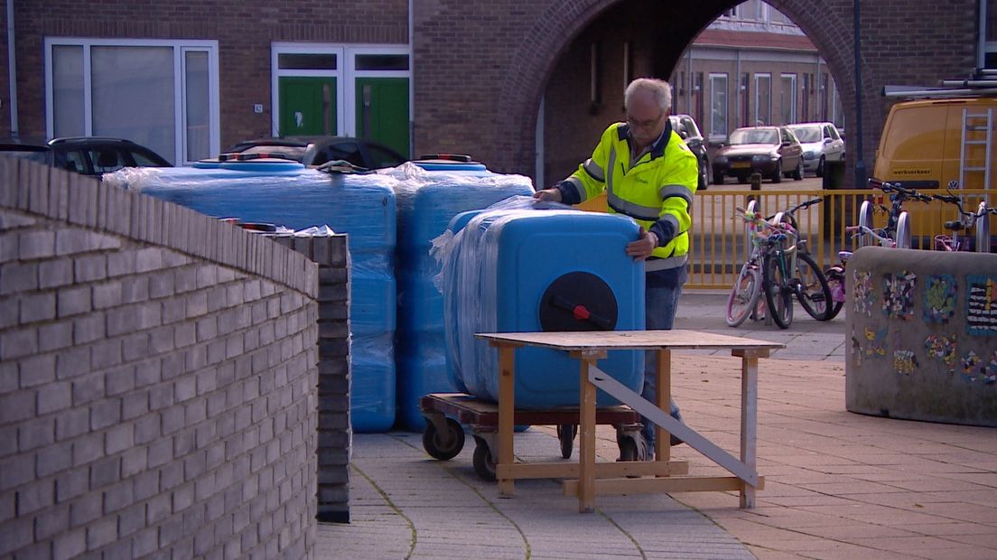 Vloer van De Combinatie getest met druk van waterbakken