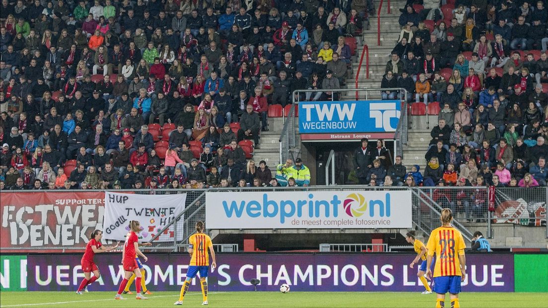 Drietal speelsters verlengt contract bij FC Twente Vrouwen