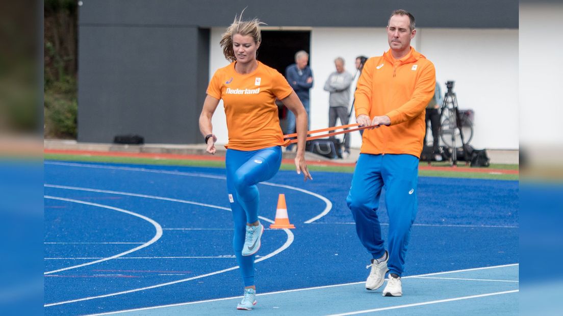 De atletiekcoach uit Assen bevestigde berichtgeving van het AD. De twee werkten samen op Papendal.