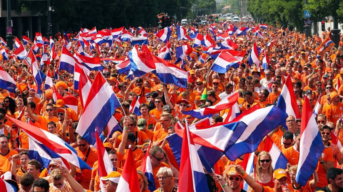 Oranje-supporters tijdens het EK vorig jaar