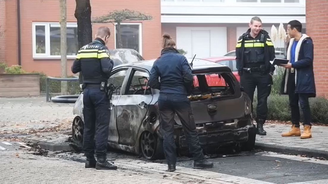 Politie onderzoekt autobrand Woerden