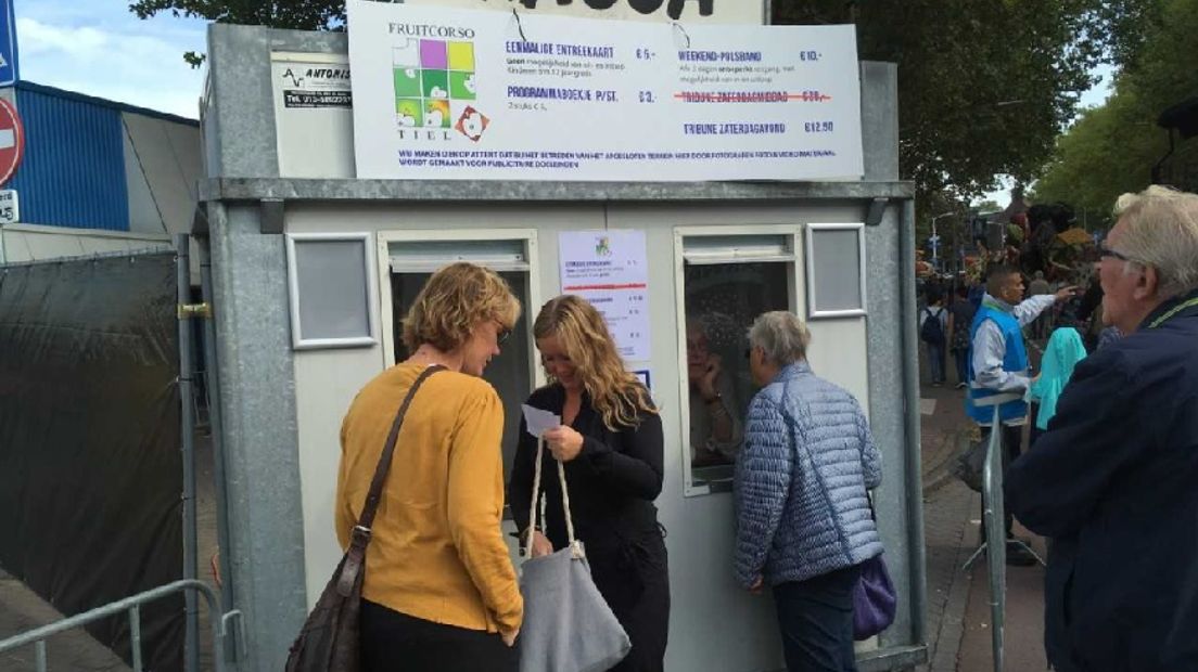 Onduidelijkheid over entreebewijzen bij het Fruitcorso in Tiel.