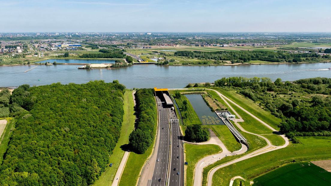 “Seven Tunnels and a Bridge: Rotterdam’s Massive Renovation Plan for 2025-2028”