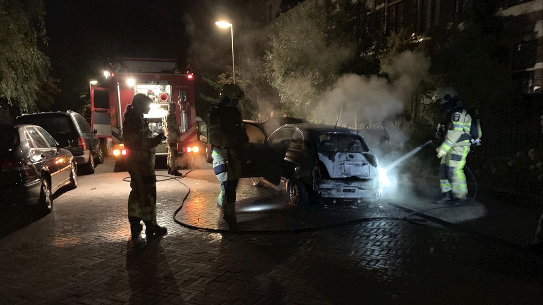 Auto door brand verwoest in Deventer