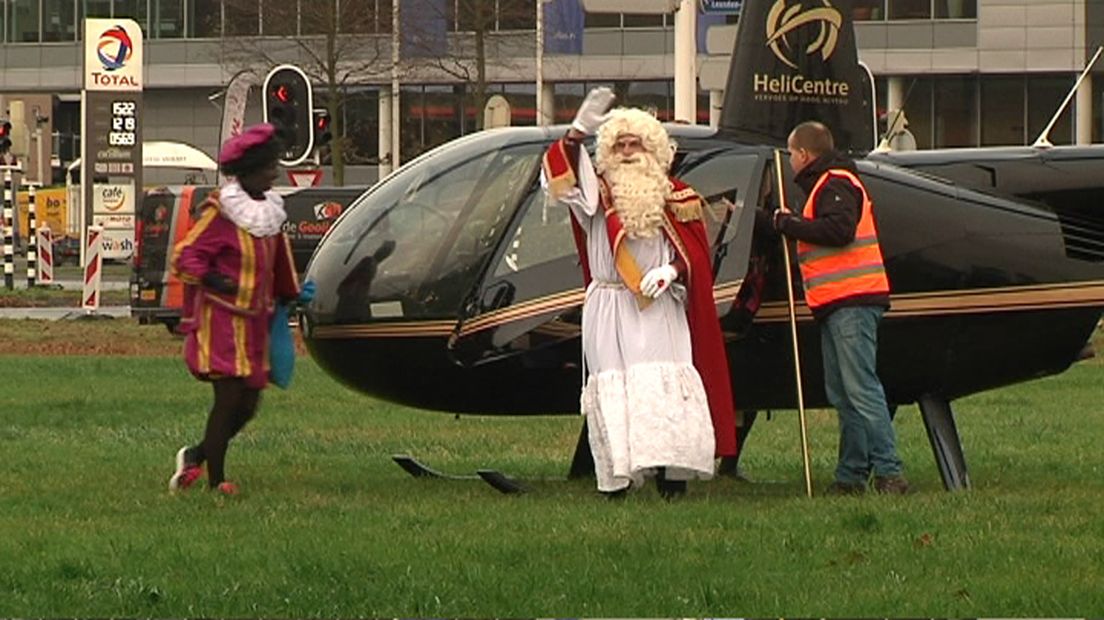 De Sint kwam in 2016 per helikopter naar Leusden.