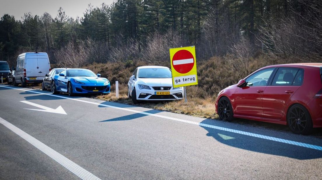 De snelweg is afgesloten voor wegwerkzaamheden, Rijkswaterstaat vreesde dat automobilisten de snelweg op zouden rijden.