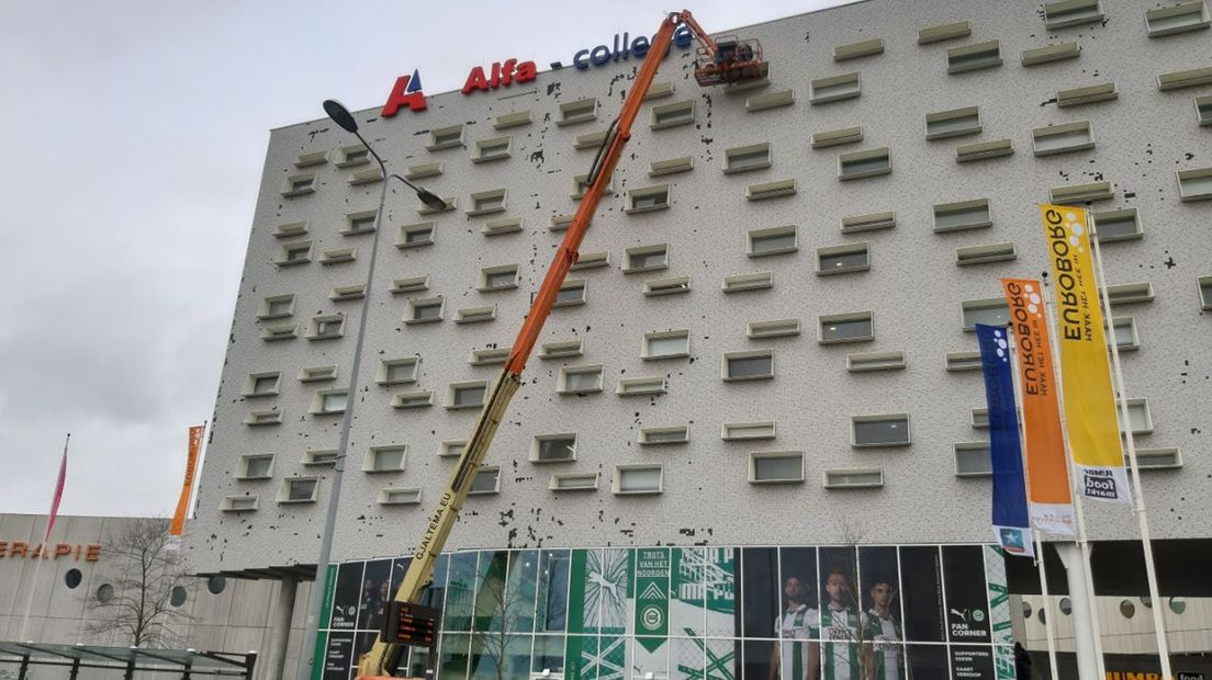 Restauratiewerkzaamheden aan het Alfa-collega