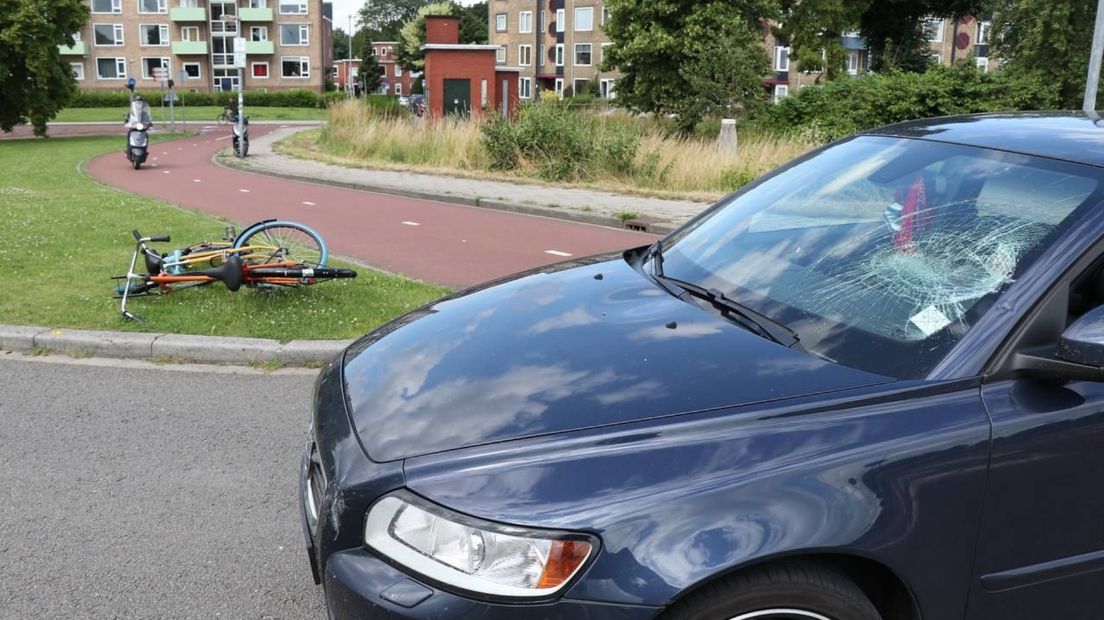 Fietser aangereden bij Oostersluisweg in Stad
