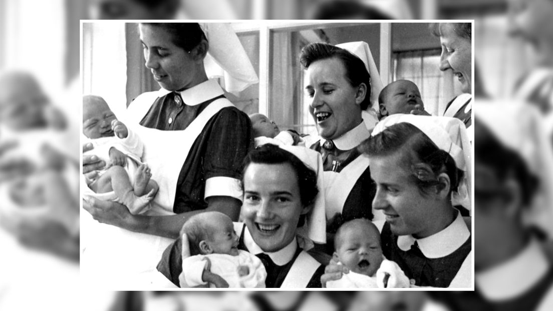 Zusters in het Bethesda met pasgeboren baby's (Rechten: Historische Kring Hoogeveen)
