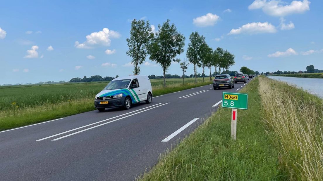 Verkeer op de N360 bij Garmerwolde