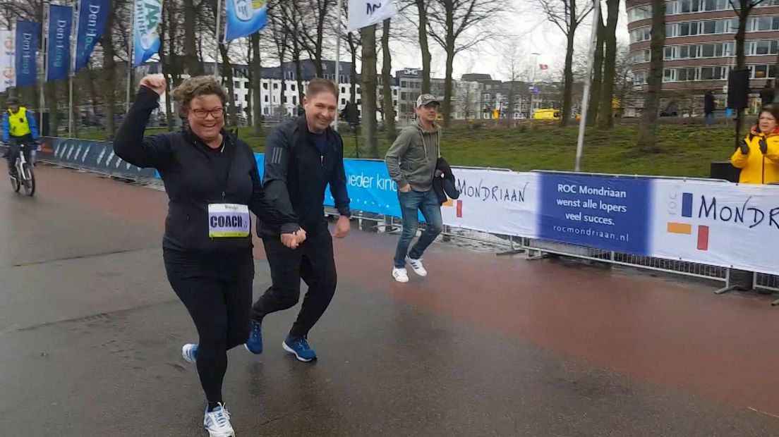 Jeroen Mars en zijn vrouw Patricia rennen de CPC