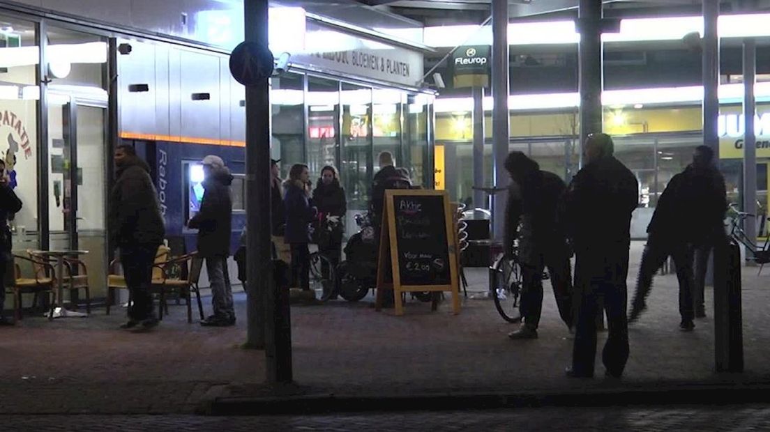 Overvaller snackbar Zwolle nog niet gepakt, politie zoekt getuigen
