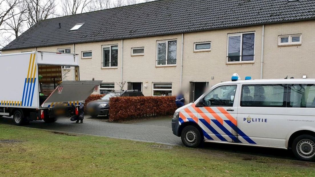 Er is één persoon aangehouden bij de kwekerij