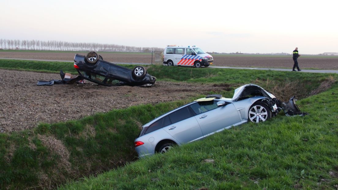 Botsing tussen twee auto's bij Nieuw Namen