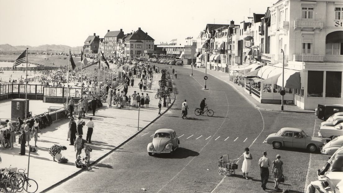 foto van Dert - 1959 Boulevard Evertsen met het strand