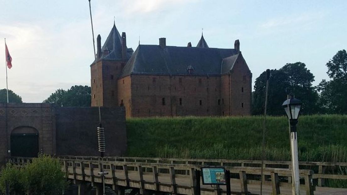 Bij Slot Loevestein wordt een kunstwerk onthuld vanwege het einde van het project