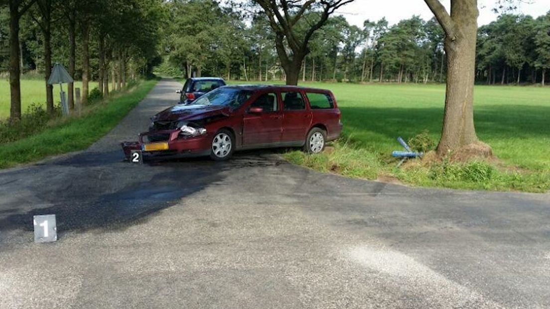 Auto's beschadigd bij aanrijding
