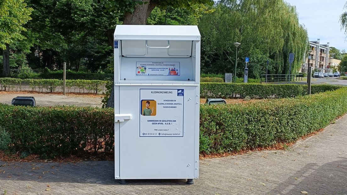 Er staan bijna vijftig van dit soort witte containers in Den Haag.