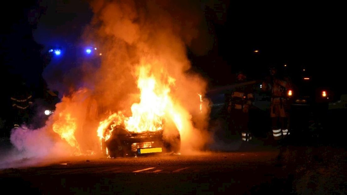 Auto brandt uit in Diffelen
