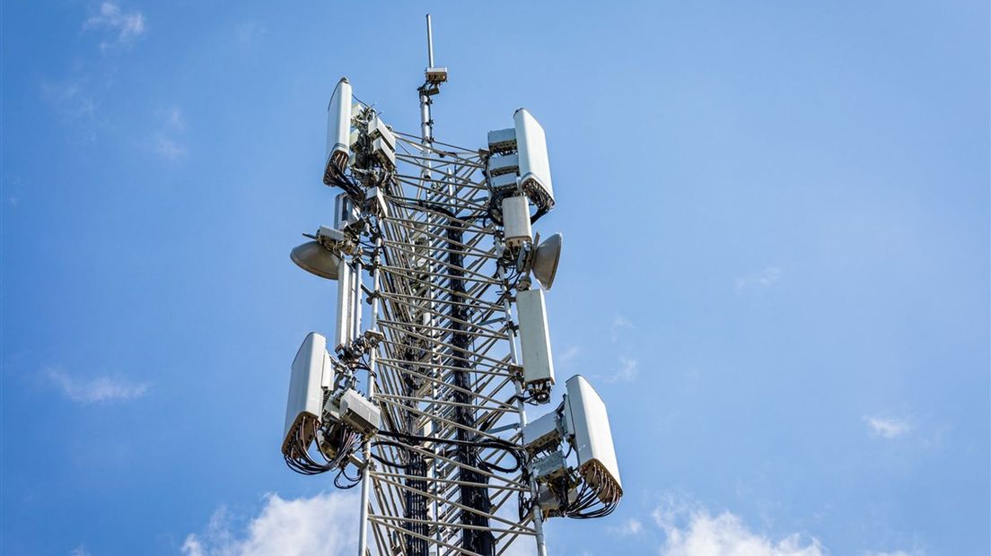 Plaatselijk Belang Slagharen overweegt zelf een zendmast te plaatsen in het dorp.