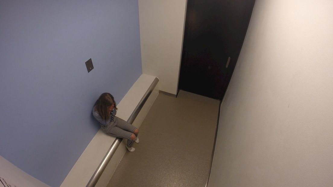 Eén van de tijdelijke cellen in het arrestantencomplex in Borne