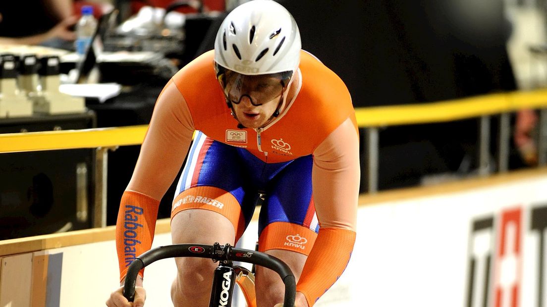 Baanwielrenner Roy van den Berg naar halve finales sprint op EK RTV Oost