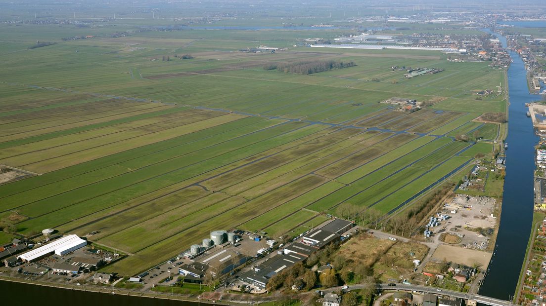 Dit is de Gnephoekpolder, met rechts de Heimanswetering
